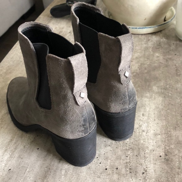 New! Sam Edelman “Hanley” Chelsea boot - Picture 7 of 8